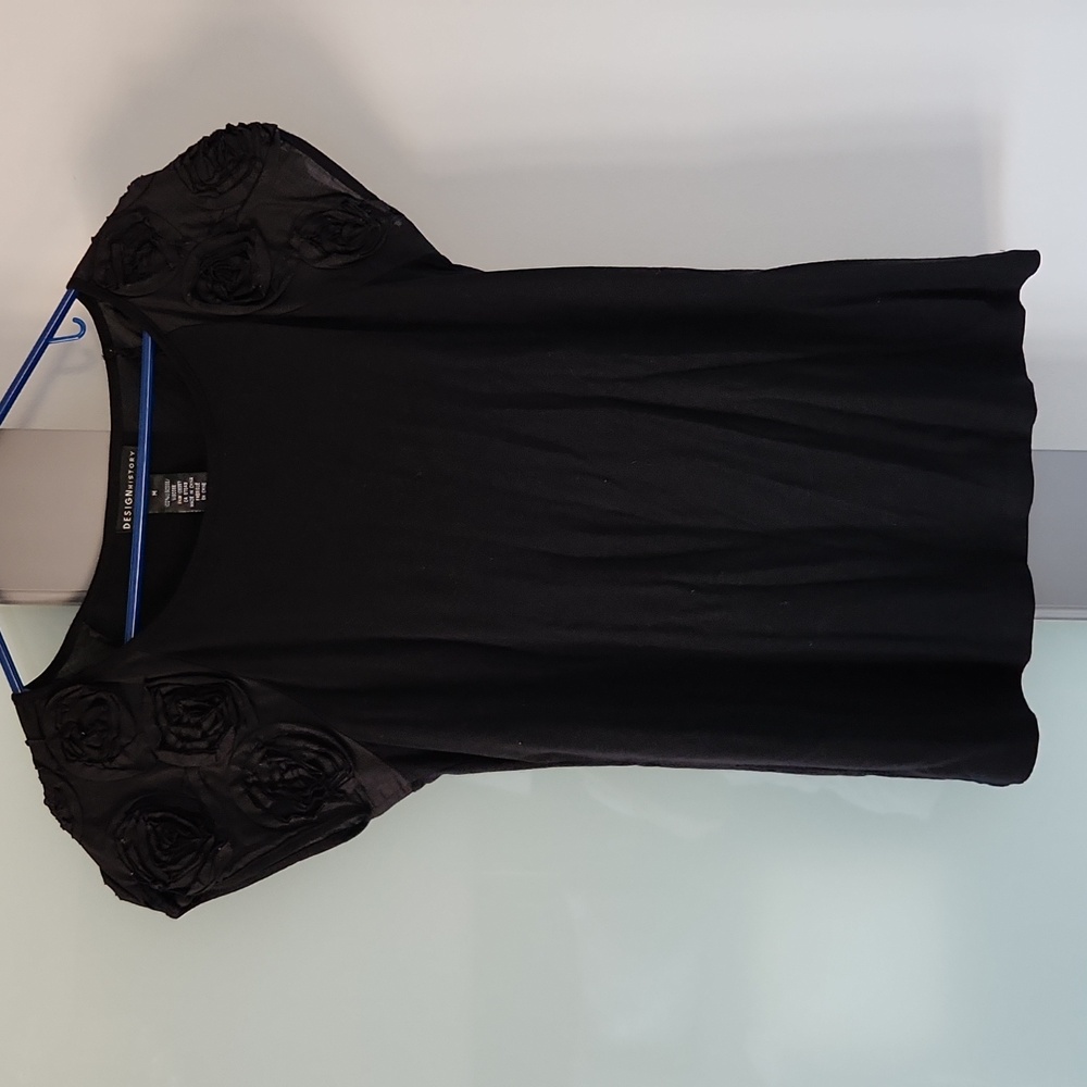 Design History women's size M tshirt